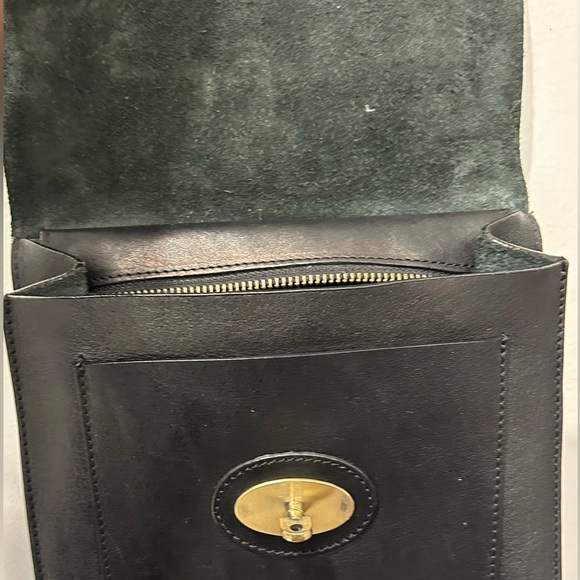 Mulberry Antony small crossbody in very good condition. Please see all fotos. - Picture 14 of 15